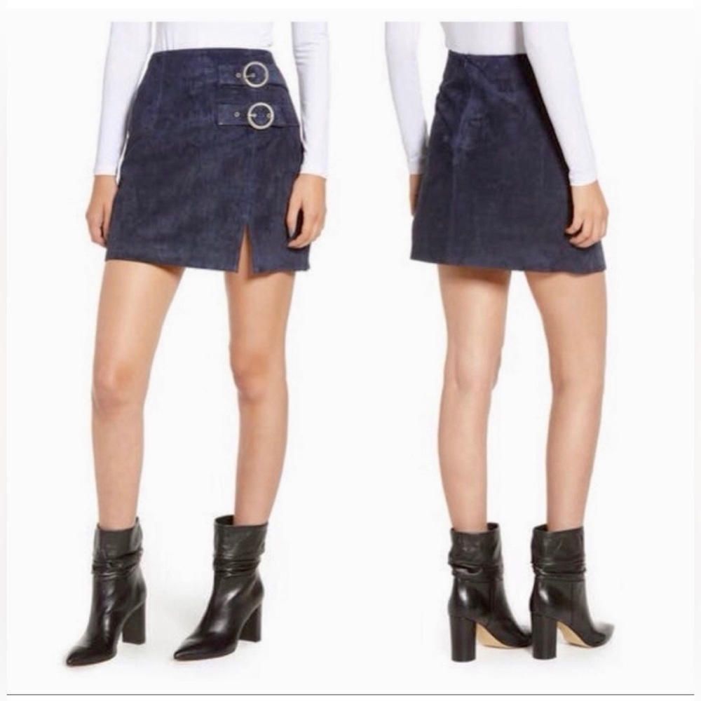 BlankNYC suede buckle mini skirt!